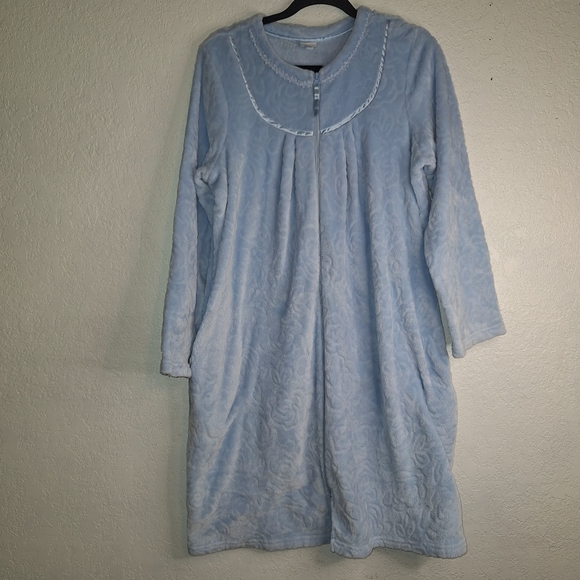 Crofts & Barrow Light Blue Full Zip Bathrobe Rose Pattern Pockets Large - Picture 1 of 11